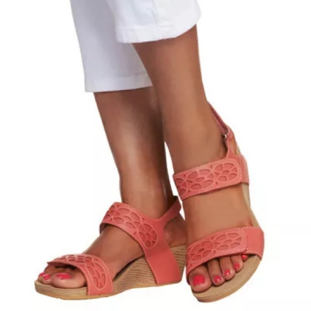 CLARKS Women’s Pink Tan Leather Alto Anthem Bendable Strappy Wedge Sandal Sz 9.5
